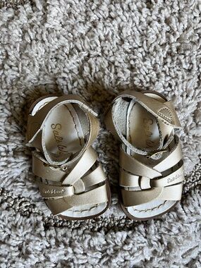 Kids' gold Sandals salt water size 3c
